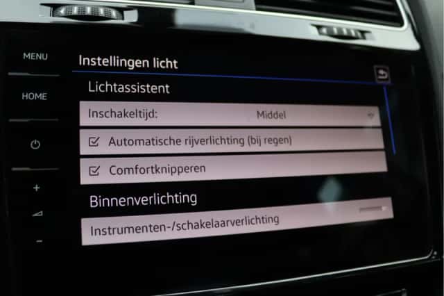 Volkswagen Golf (2017) thumbnail 44