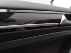 Volkswagen Golf (2017) thumbnail 55