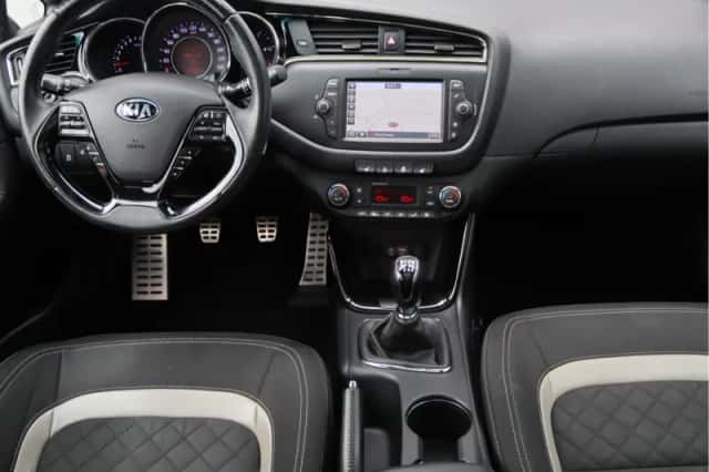 Kia Cee'd (2017) thumbnail 3
