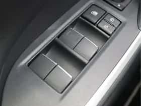 Toyota RAV4 (2019) thumbnail 32
