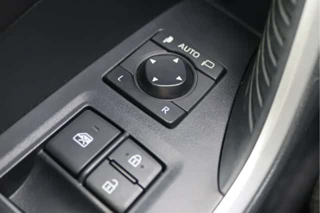 Toyota RAV4 (2019) thumbnail 33