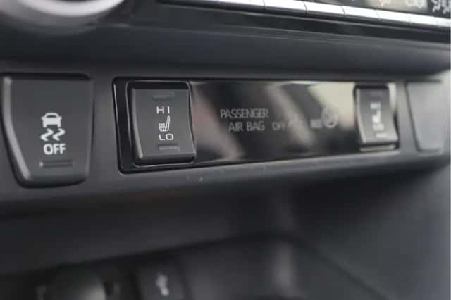 Toyota RAV4 (2019) thumbnail 56