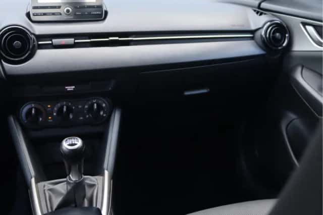 Mazda CX-3 (2015) thumbnail 17
