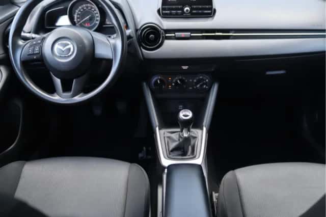 Mazda CX-3 (2015) thumbnail 3