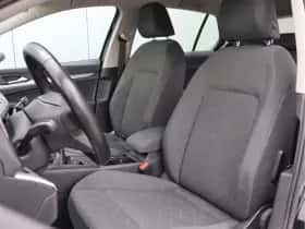 Volkswagen Golf (2020) thumbnail 4