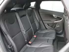 Volvo V40 (2018) thumbnail 25