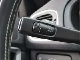 Volvo V40 (2018) thumbnail 35