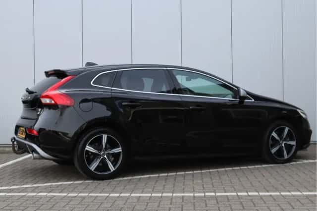 Volvo V40 (2018) thumbnail 5