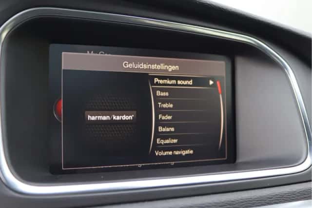 Volvo V40 (2018) thumbnail 50