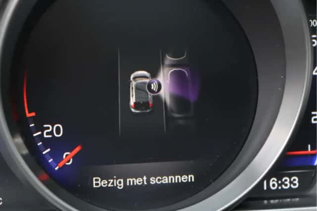 Volvo V40 (2018) thumbnail 53