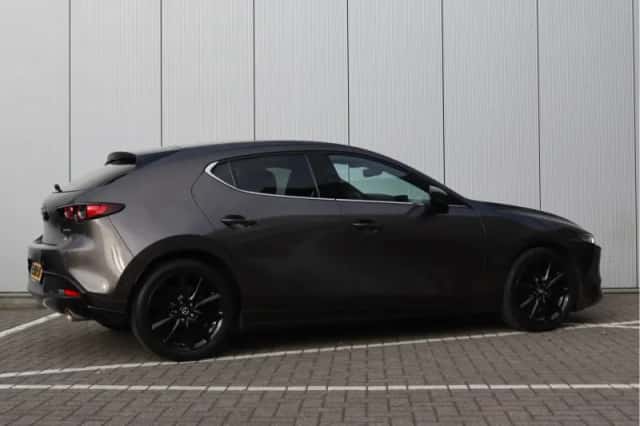 Mazda 3 (2019) thumbnail 5