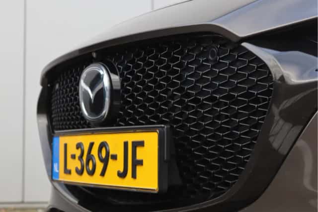 Mazda 3 (2019) thumbnail 9