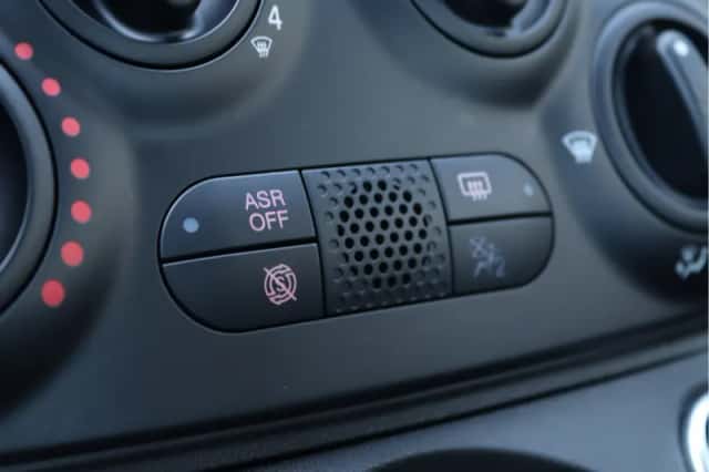 Fiat 500C (2021) thumbnail 46