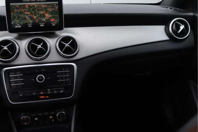 Mercedes-Benz CLA-Klasse (2015) thumbnail 21