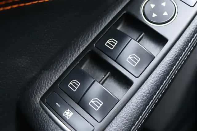 Mercedes-Benz CLA-Klasse (2015) thumbnail 29