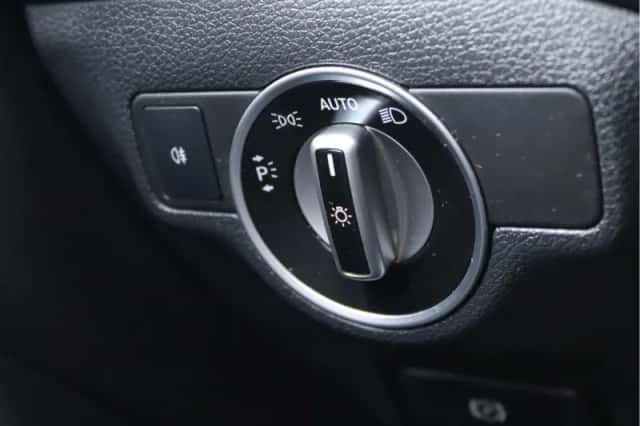 Mercedes-Benz CLA-Klasse (2015) thumbnail 31