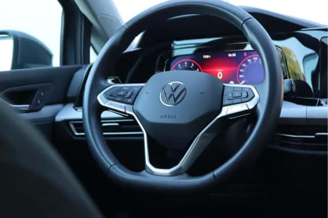 Volkswagen Golf (2021) thumbnail 17