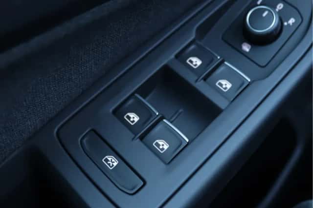 Volkswagen Golf (2021) thumbnail 23