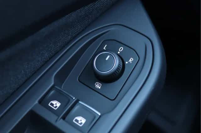 Volkswagen Golf (2021) thumbnail 24