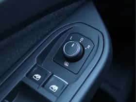 Volkswagen Golf (2021) thumbnail 24