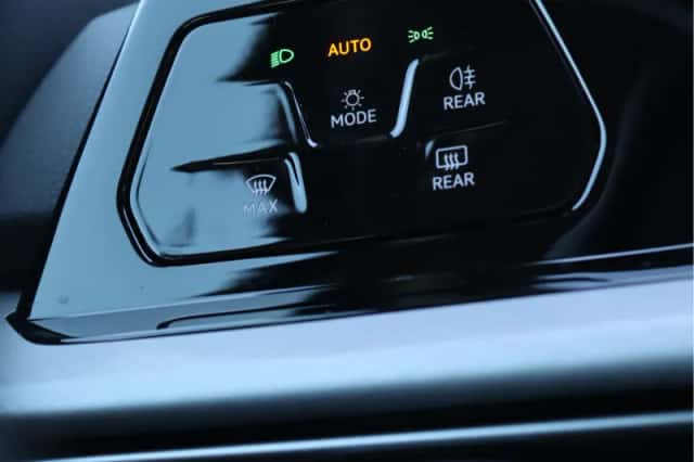 Volkswagen Golf (2021) thumbnail 25