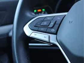 Volkswagen Golf (2021) thumbnail 30
