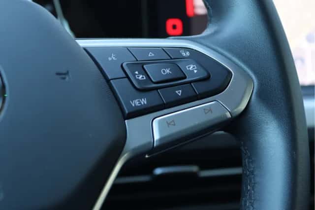 Volkswagen Golf (2021) thumbnail 31
