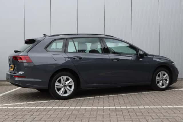 Volkswagen Golf (2021) thumbnail 5