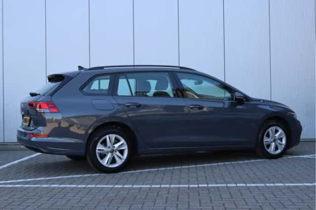 Volkswagen Golf (2021) thumbnail 5