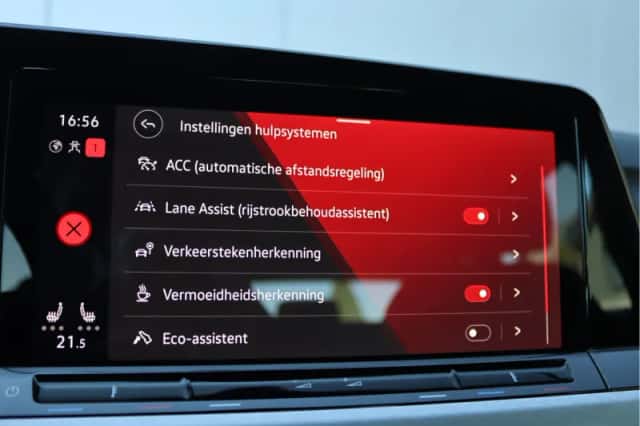 Volkswagen Golf (2021) thumbnail 45