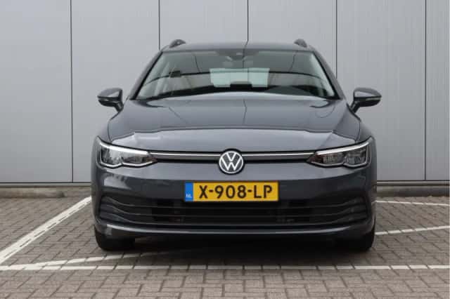 Volkswagen Golf (2021) thumbnail 6