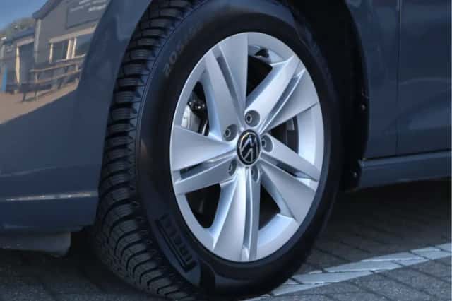 Volkswagen Golf (2021) thumbnail 10