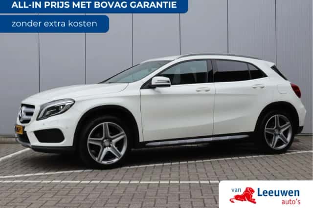 Mercedes-Benz GLA (2015) thumbnail 1