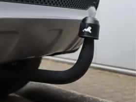 Mercedes-Benz GLA (2015) thumbnail 15