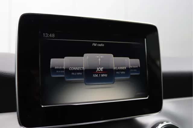 Mercedes-Benz GLA (2015) thumbnail 37