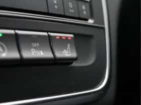 Mercedes-Benz GLA (2015) thumbnail 42