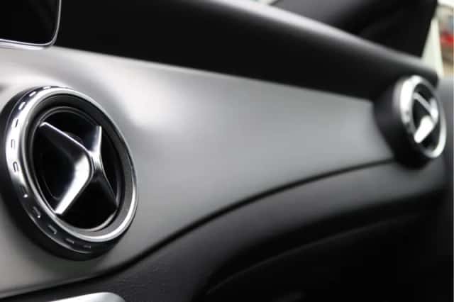 Mercedes-Benz GLA (2015) thumbnail 47