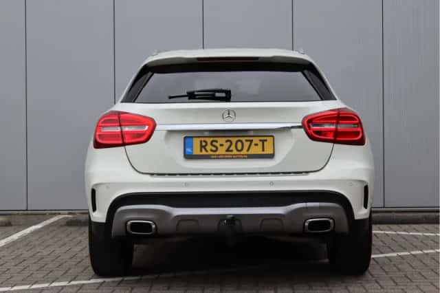 Mercedes-Benz GLA (2015) thumbnail 7