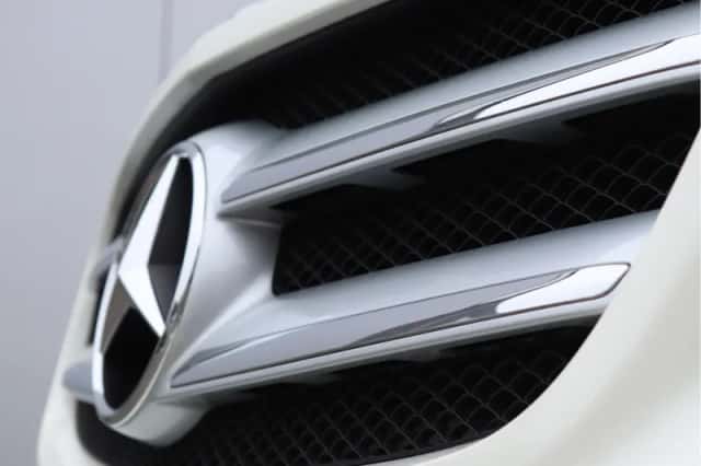 Mercedes-Benz GLA (2015) thumbnail 10