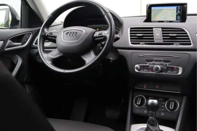 Audi Q3 (2018) thumbnail 17