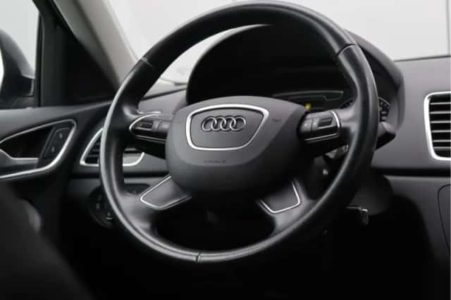 Audi Q3 (2018) thumbnail 18