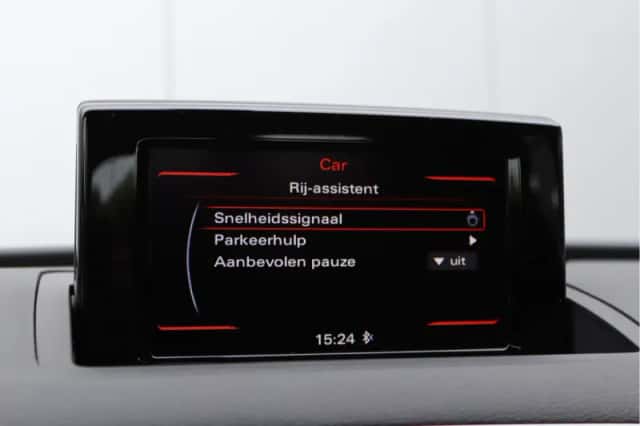 Audi Q3 (2018) thumbnail 36