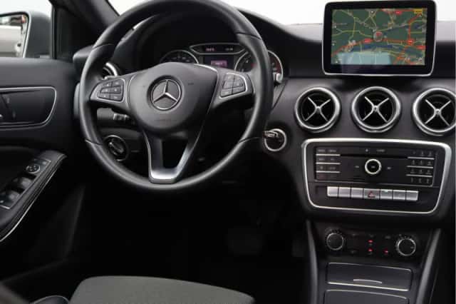 Mercedes-Benz A-Klasse (2015) thumbnail 17