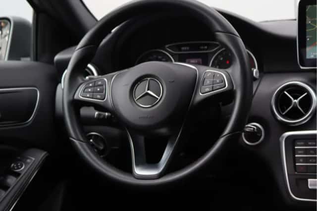 Mercedes-Benz A-Klasse (2015) thumbnail 18