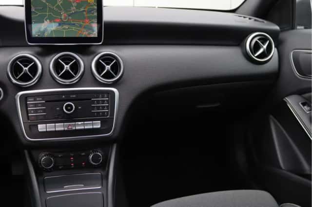 Mercedes-Benz A-Klasse (2015) thumbnail 19