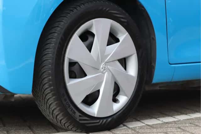 Toyota Aygo (2014) thumbnail 11