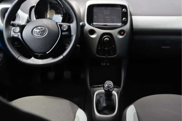 Toyota Aygo (2014) thumbnail 3