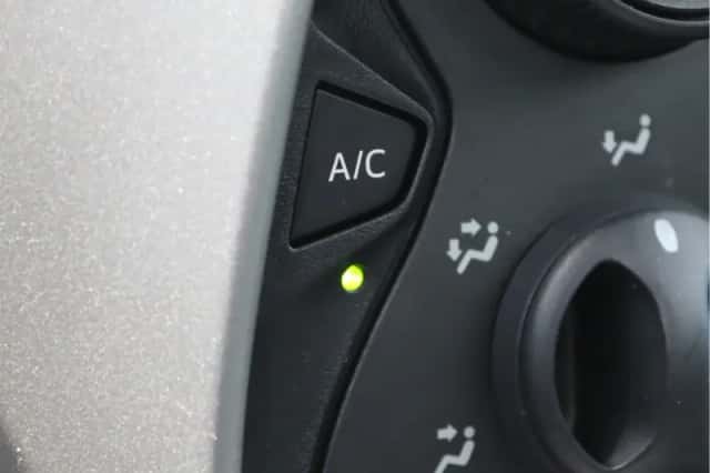 Toyota Aygo (2014) thumbnail 36