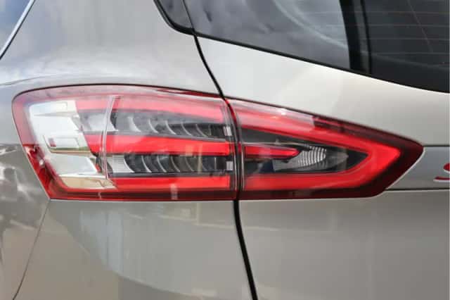 Ford S-Max (2015) thumbnail 15
