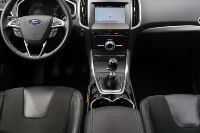 Ford S-Max (2015) thumbnail 3